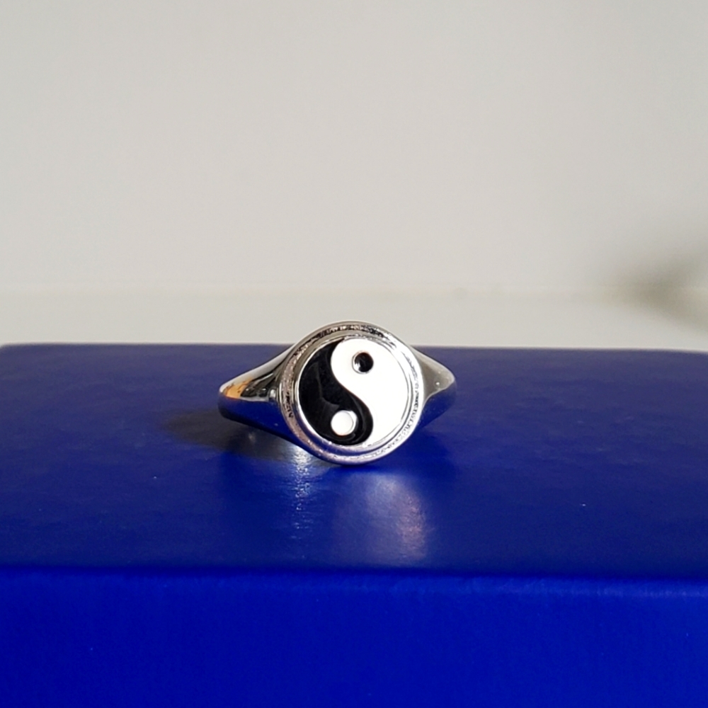🌟 EVRY JEWELS Yin Yang Silver Ring 🌟